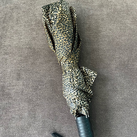 Leopard umbrella - Picture 9 of 9